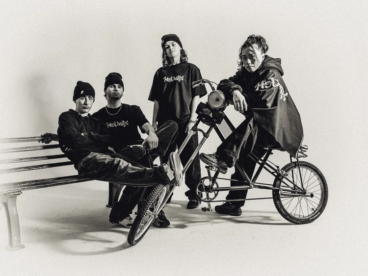 Access : Hotmilk Breakers Arthur Barat : Hotmilk Breakers